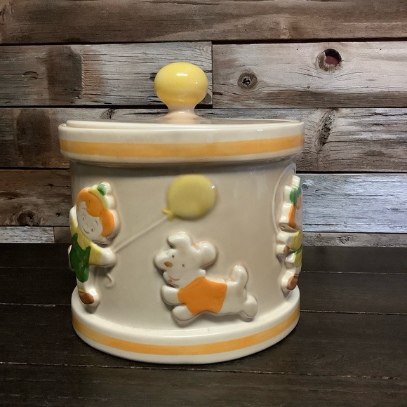 Vintage Poppytrail Cookie Jar Canister w/ Lid by Metlox Children Kids Playing - Picture 4 of 7